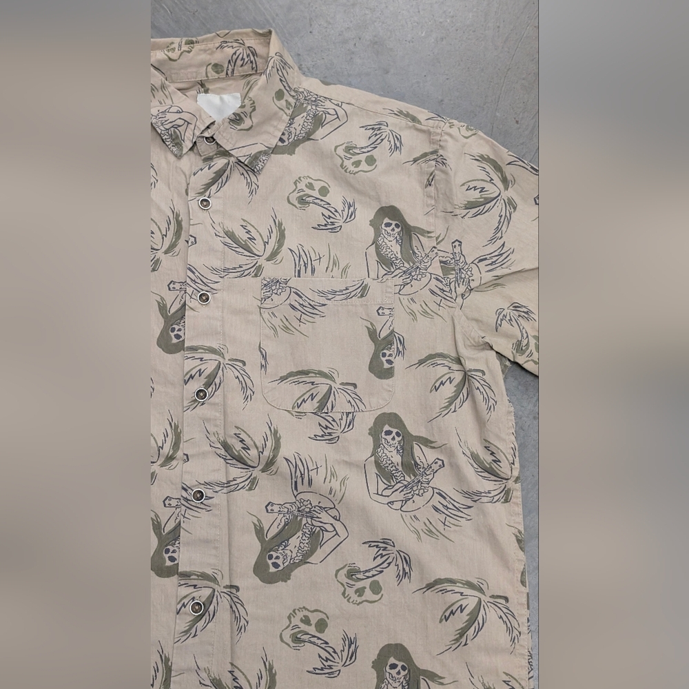Visitor Premium Stylish Beige Graphic Men's Shirt, Medium
